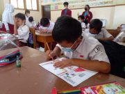 Puluhan Siswa SD di Solo Mengikuti Aksi Anak Indonesia Bersih Sehat