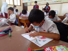 Puluhan Siswa SD di Solo Mengikuti Aksi Anak Indonesia Bersih Sehat