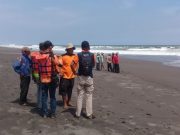 Dua Penjaring Ikan Hilang Terseret Ombak di Pantai Sumberjati Ambal