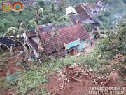 Tanah Longsor di Mergolangu Kalibawang Wonosobo Landa 3 Dusun