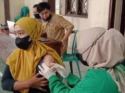 Jajaran TNI-Polri Magelang Masih Telaten Layani Vaksinasi Warga