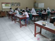 Gibran Tutup Sementara Empat Sekolah Akibat Klaster PTM