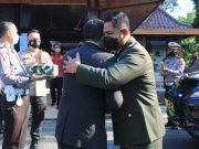 Polres Blora berikan Kejutan Ulang Tahun TNI ke-76 kepada Dandim 0721