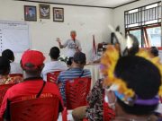 Ganjar Kunjungi Kampung Yoka, Tawarkan Kerjasama Desa Jateng-Papua