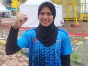 Aries Terpeleset, Emas Panjat Tebing Melayang