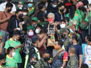 Semangati Tim Sepakbola Jateng, Ganjar Justru Disambut Suporter Jatim
