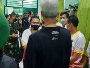 Ganjar Tergiur Sambel Petai Bikinan Atlet PON Jateng di Mimika Papua