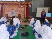Siswa SMP Negeri 1 Dawe Kudus Belajar Menulis Berita