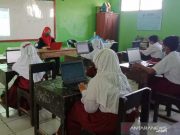 Sekolah Dilarang Bebani Siswa Bawa Laptop Sendiri untuk ANBK