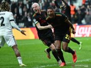 Ajax Menang Tipis 2-1 atas Besiktas