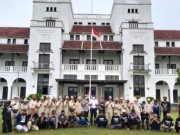 Peringati Hari Pahlawan, Onthelis Tegal Jelajahi Bangunan Bersejarah