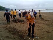 HUT Polairud, Polres Kebumen Bersih-bersih Pantai Logending