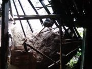 Batu Besar Menghantam Rumah Warga di Selogiri Wonogiri