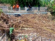Banjir, Kali Krisak Wonogiri Tersumbat Sampah