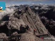Pendaki Muda Berbagi Pengalaman dan Tips Taklukkan Seven Summits