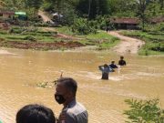 Warga Tiga Dusun Terisolir oleh Air Genangan Waduk Pidekso Wonogiri