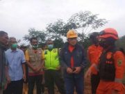 Bupati Banjarnegara Tinjau Lokasi Tebing Longsor di Pagentan