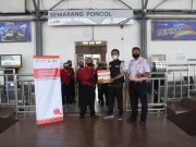 IZI Jateng bersama ZIS Indosat Santuni Porter di Stasiun Poncol