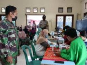 Petugas Koramil dan Polsek Selalu Dampingi Percepatan Vaksinasi