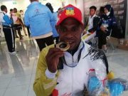 Dapiel Bayage, petugas Cleaning Service Pemecah Tekornas Peparnas