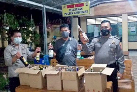 Polisi Banyumas Sita Puluhan Botol Minuman Beralkohol