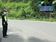 Satlantas Polres Tegal Pasang Spanduk Imbauan di Jalur OW Guci