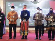 Gubernur Beri Penghargaan pada 14 Kabupaten/Kota Berdaya Saing Tinggi