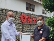 Penyerahan Penghargaan Kepada Pendonor Darah 50 dan 75 Kali