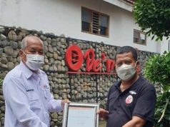 Penyerahan Penghargaan Kepada Pendonor Darah 50 dan 75 Kali