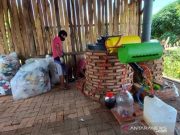 Pemerintah Desa Sidorekso Kudus Mengolah Sampah Plastik Jadi BBM