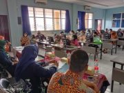 UPT MKU USM Berikan Pelatihan Menulis Artikel dan Berita di SMK Yayasan Pharmasi Semarang