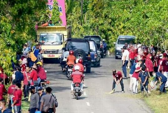 Ratusan ASN Kabupaten Pacitan Kerja Bakti Massal Membersihkan Jalan