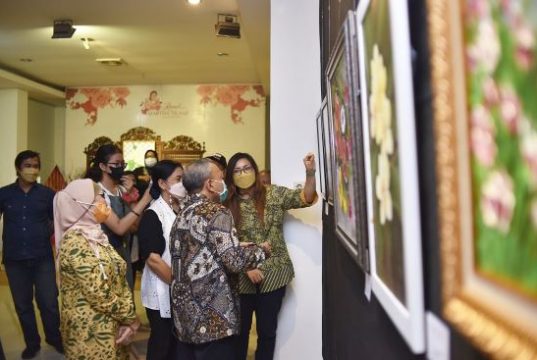 RMT Gelar Pameran Lukisan Karya Pelukis Wanita Gombong
