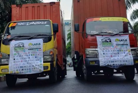 Peduli Semeru, LAZiS Jateng Berangkatkan Truk Kemanusiaan