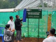 Unissula Bantu Bangun Green House Bagi Petani