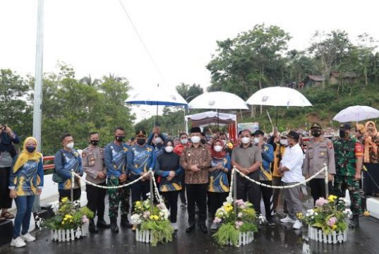 Genjot Infrastruktur, Bupati Arif Sugiyanto Resmikan 4 Jembatan