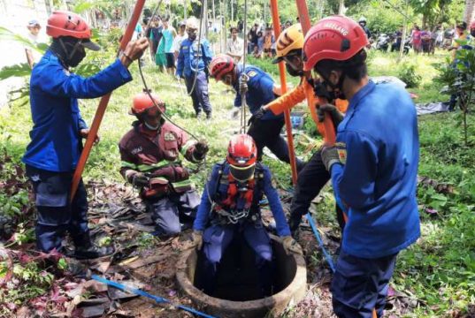 Tercebur Sumur, Muhroji Meninggal di Lokasi