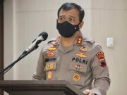 Kapolda Jateng Beri Penghargaan kepada Puluhan Warga Sipil