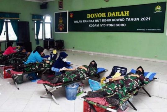 Sambut HUT Ke-60 Kowad, Srikandi Kodam IV/Diponegoro Gelar Donor Darah