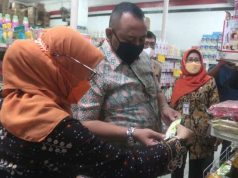 Sidak Pusat Perbelanjaan, Walkot Tegal Temukan Jajan Kadaluwarsa dan Kaleng Makanan Penyok