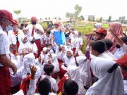 Kenakan Seragam SD saat Datangi Vaksinasi Anak, Ini Alasan Walkot Tegal