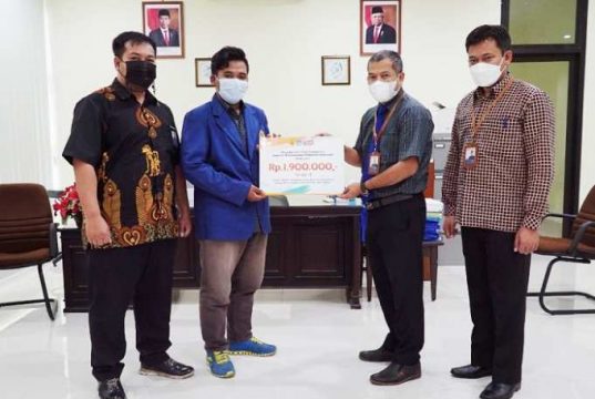 Tim Mahasiswa USM Pemenang KBMI 2021 Terima Dana Hibah dari Kemdikbudristek