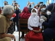 Ganjar Targetkan Dua Jutaan Anak di Jateng Harus Divaksin
