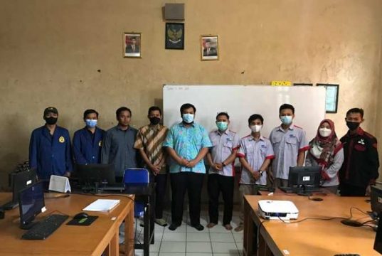Dosen FTIK USM Beri Pelatihan Implementasi Sensor Pendukung Teknologi IoT