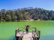 Menikmati Telaga Warna Dieng di Momen Liburan Akhir Tahun