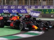 Hamilton Redam Verstappen di Tengah Kacaunya GP Arab Saudi