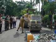 Ribuan Botol Minuman Keras Dimusnahkan, Bupati Apresiasi Aparat Keamanan
