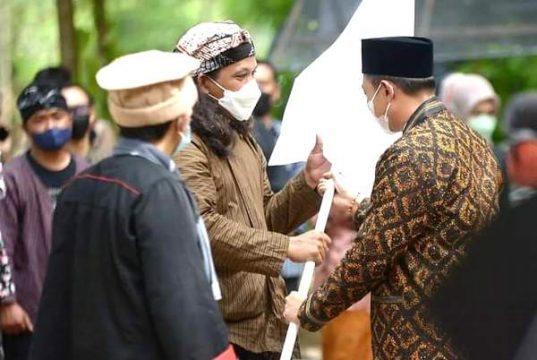 Wuih, Bupati Pacitan Baca Puisi Gus Mus Saat Melantik Dewan Kesenian