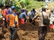 Sempat Tertutup Longsor, Jalan Donorojo Sempor Kembali Normal