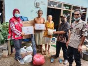 PMI Bantu Dua Warga Korban Tanah Longsor di Sempor